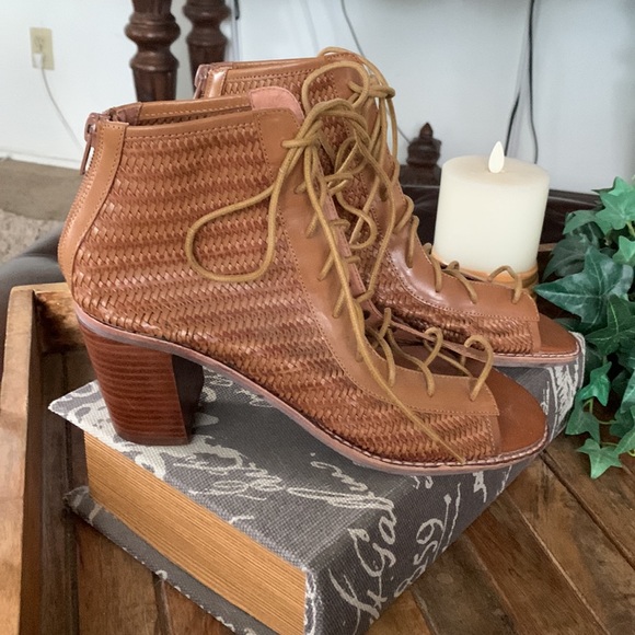 Jeffrey Campbell peep toe booties,brown size 8 - Picture 2 of 5